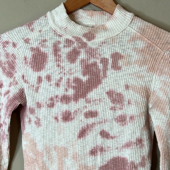 We the Free mock neck thermal long sleeve size XS - Picture 4 of 7